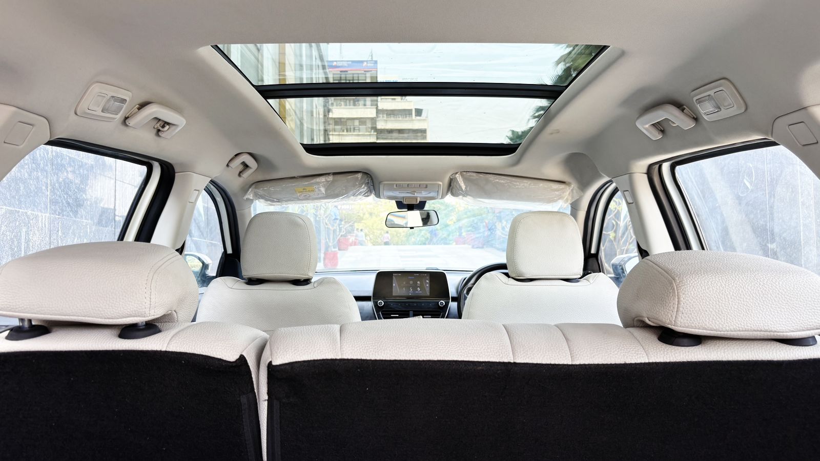 NEW TATA SAFARI - XT PLUS - PANAROMIC SUNROOF - 2021