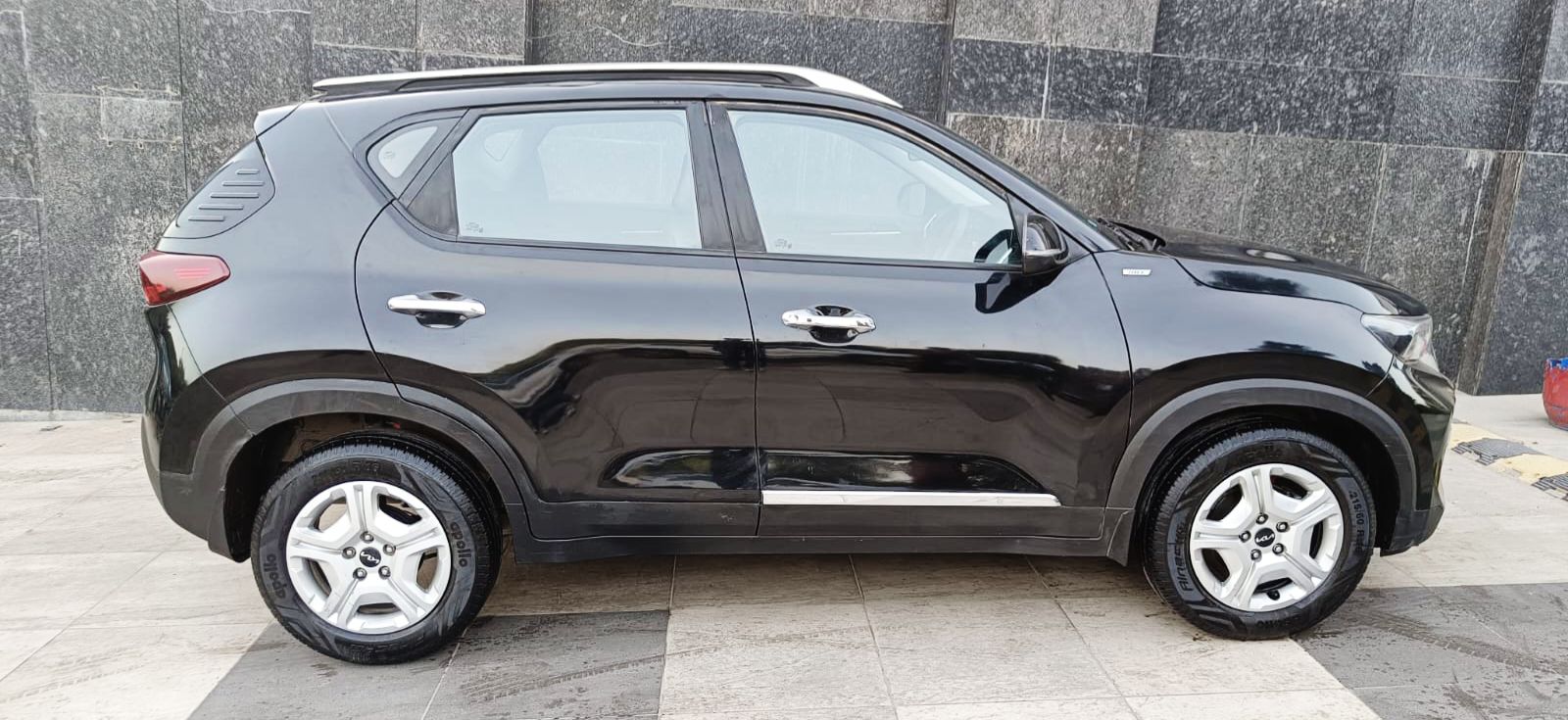 KIA SONET - HTK PLUS IMT - SUNROOF - 2023