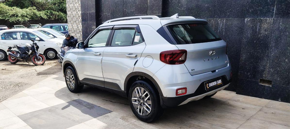 HYUNDAI VENUE - SX TURBO iMT - SUNROOF - 2022