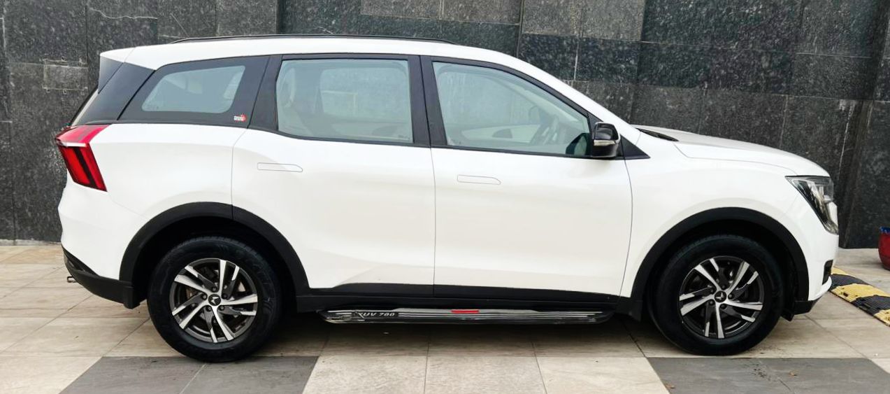 MAHINDRA XUV 700 - MX - 2023