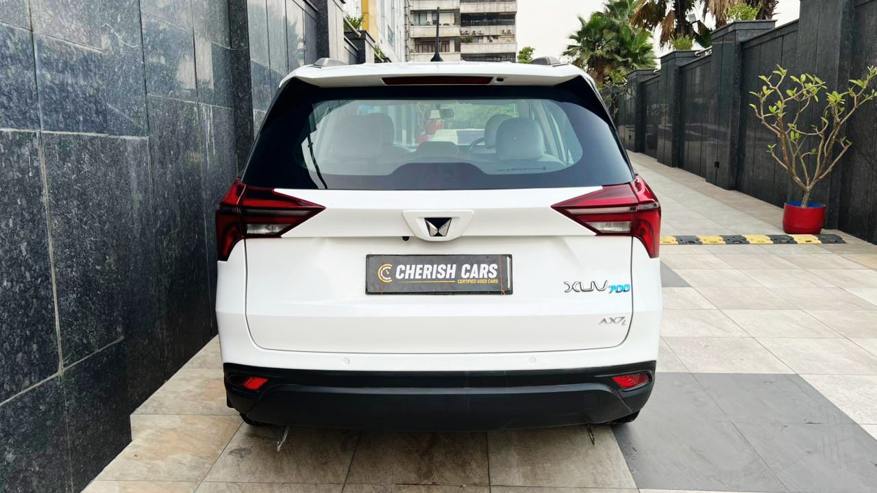 MAHINDRA XUV 700 - MX - 2023