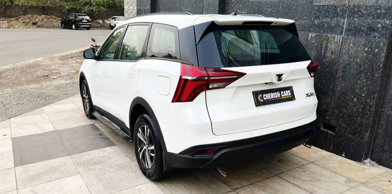 MAHINDRA XUV 700 - MX - 2023