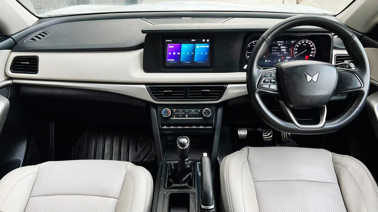 MAHINDRA XUV 700 - MX - 2023