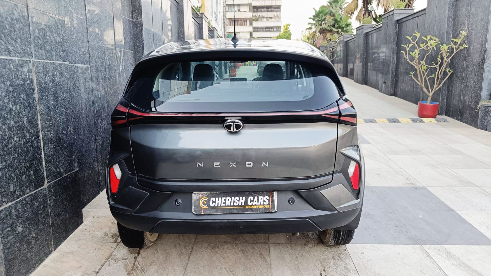 TATA NEXON - SMART PLUS - 2025