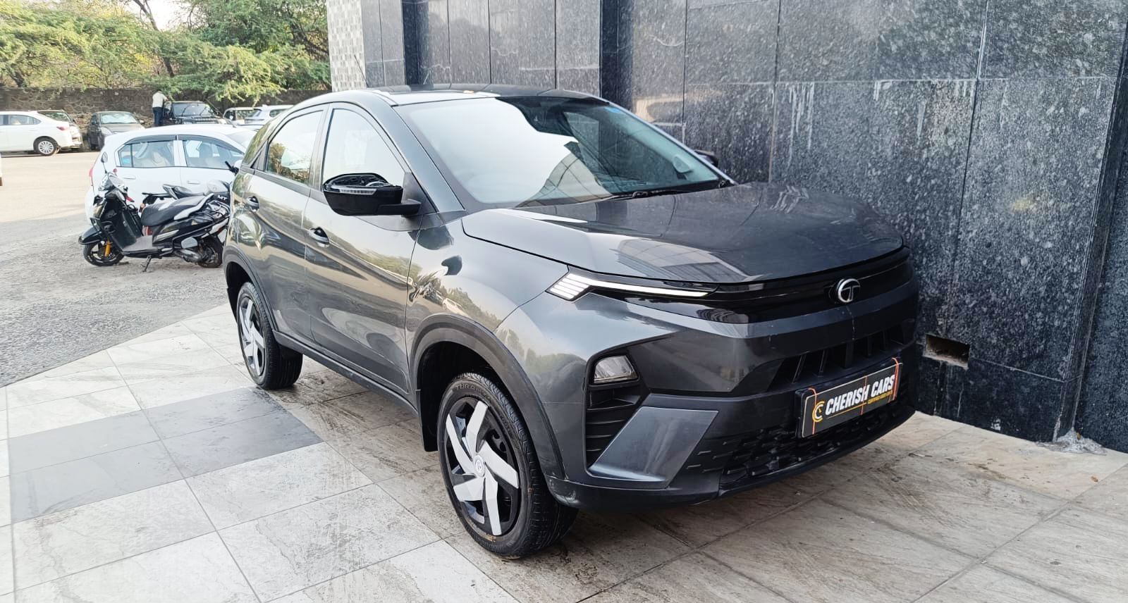TATA NEXON - SMART PLUS - 2025