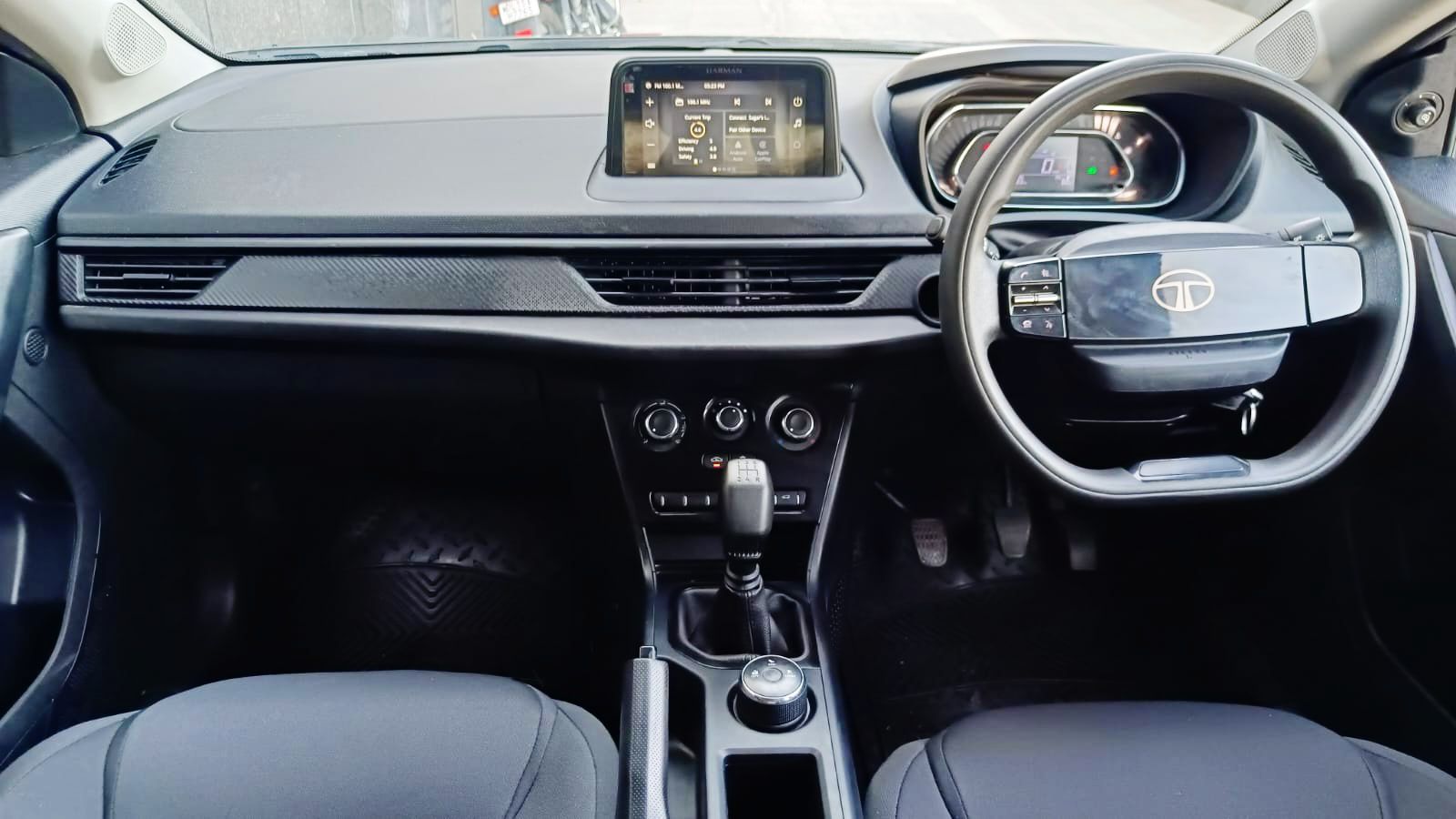 TATA NEXON - SMART PLUS - 2025