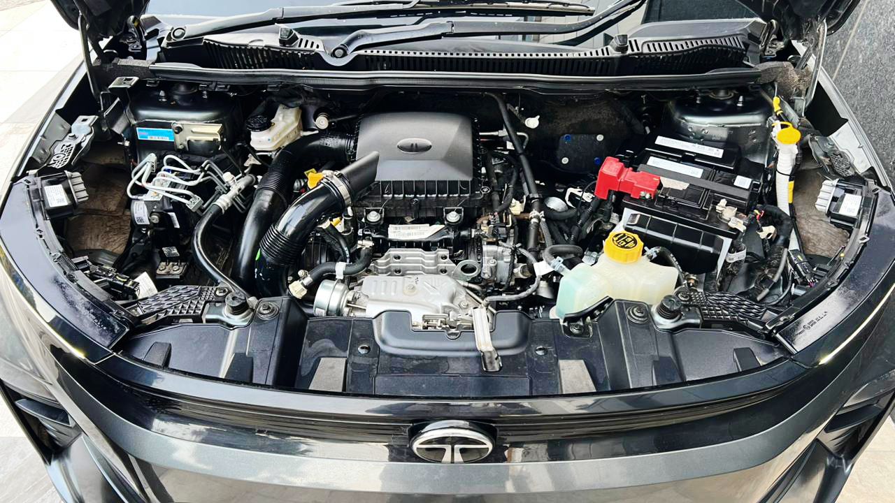 TATA NEXON - CREATIVE AMT - AUTOMATIC - 2025