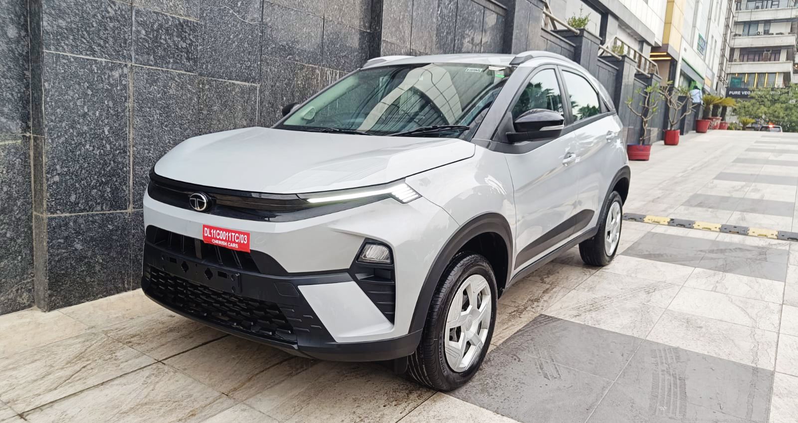 TATA NEXON - PURE PLUS - 2025 - UNREGISTERED