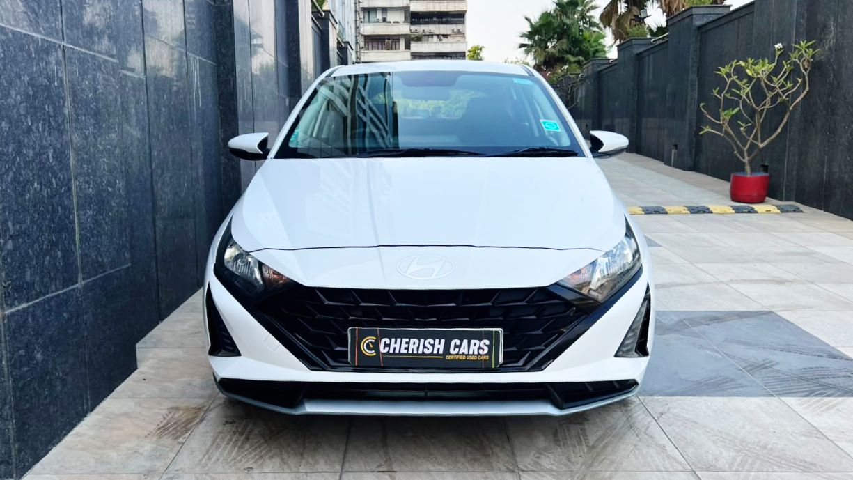 HYUNDAI i20 - SPORTZ OPTIONAL IVT - AUTOMATIC SUNROOF - 2025