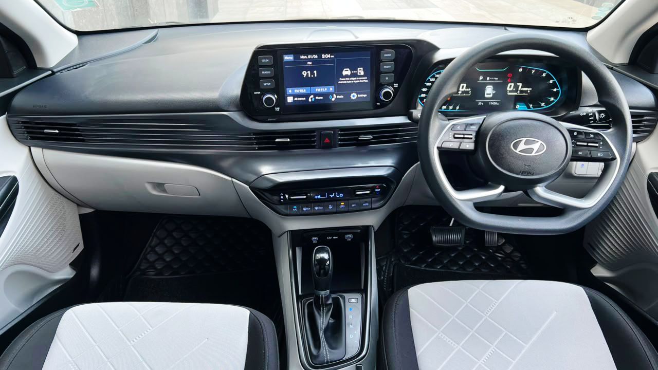 HYUNDAI i20 - SPORTZ OPTIONAL IVT - AUTOMATIC SUNROOF - 2025