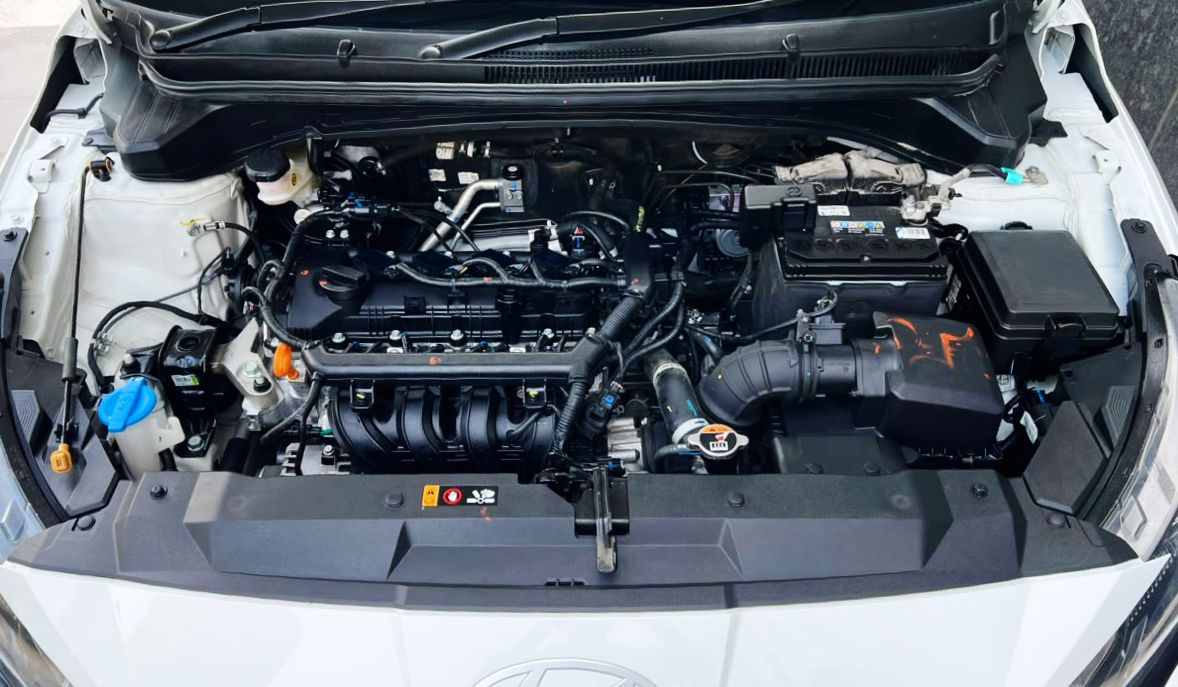 HYUNDAI i20 - SPORTZ OPTIONAL IVT - AUTOMATIC SUNROOF - 2025