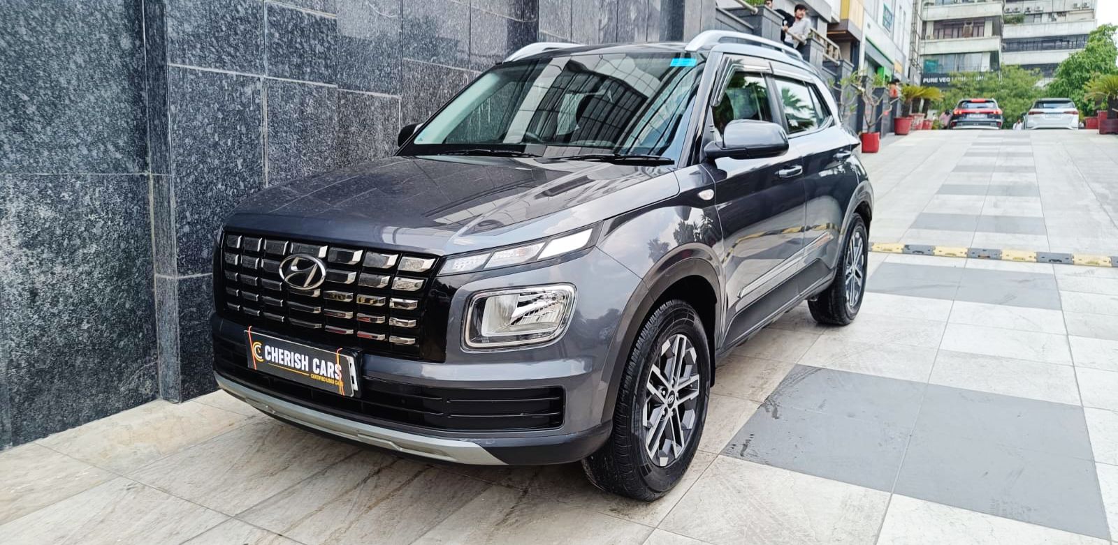 HYUNDAI VENUE - S MT - 2024