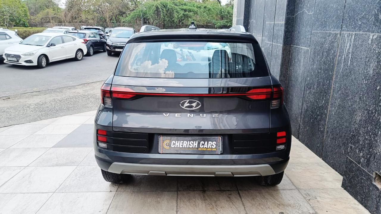 HYUNDAI VENUE - S MT - 2024