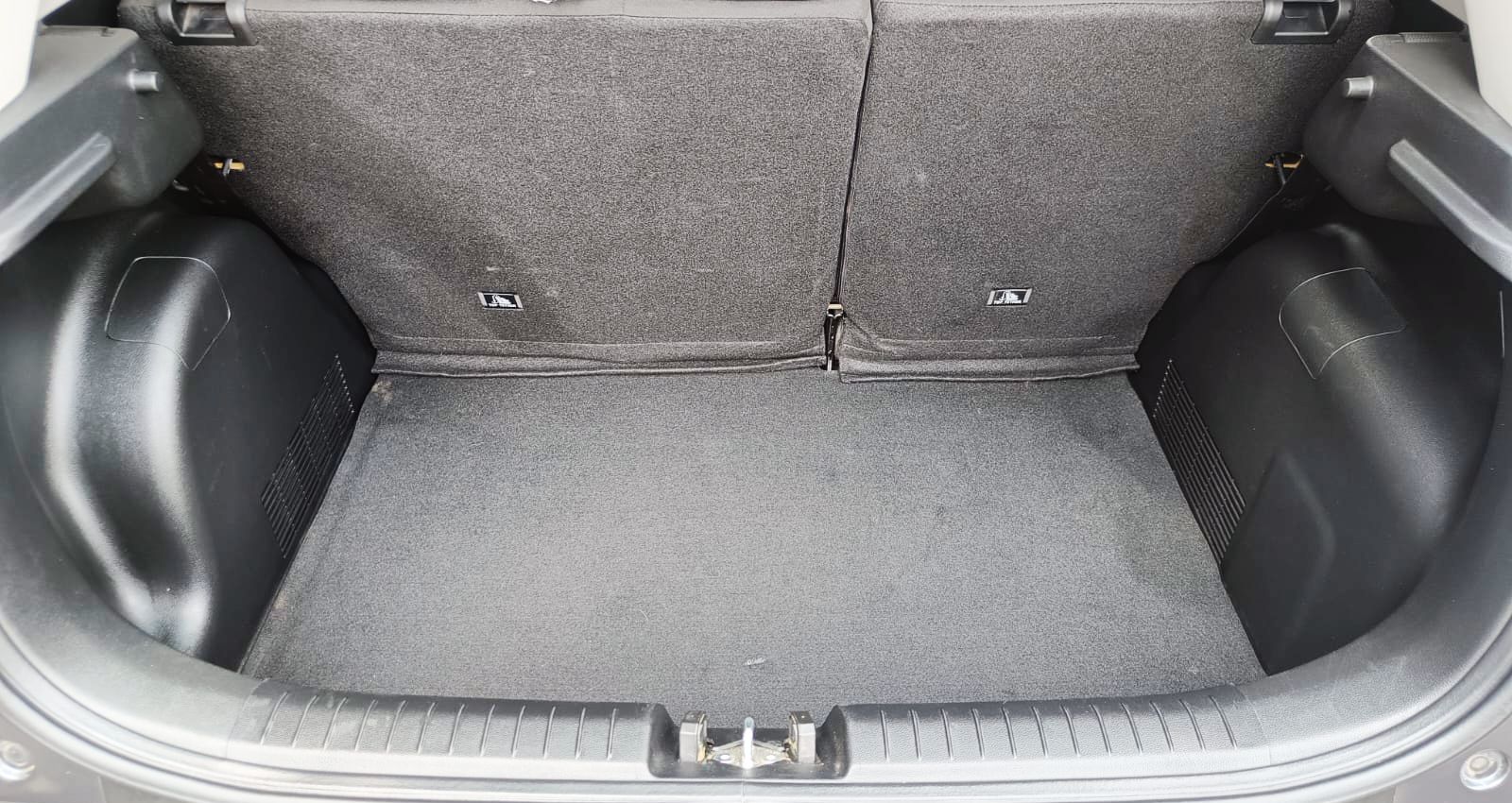HYUNDAI VENUE - S MT - 2024