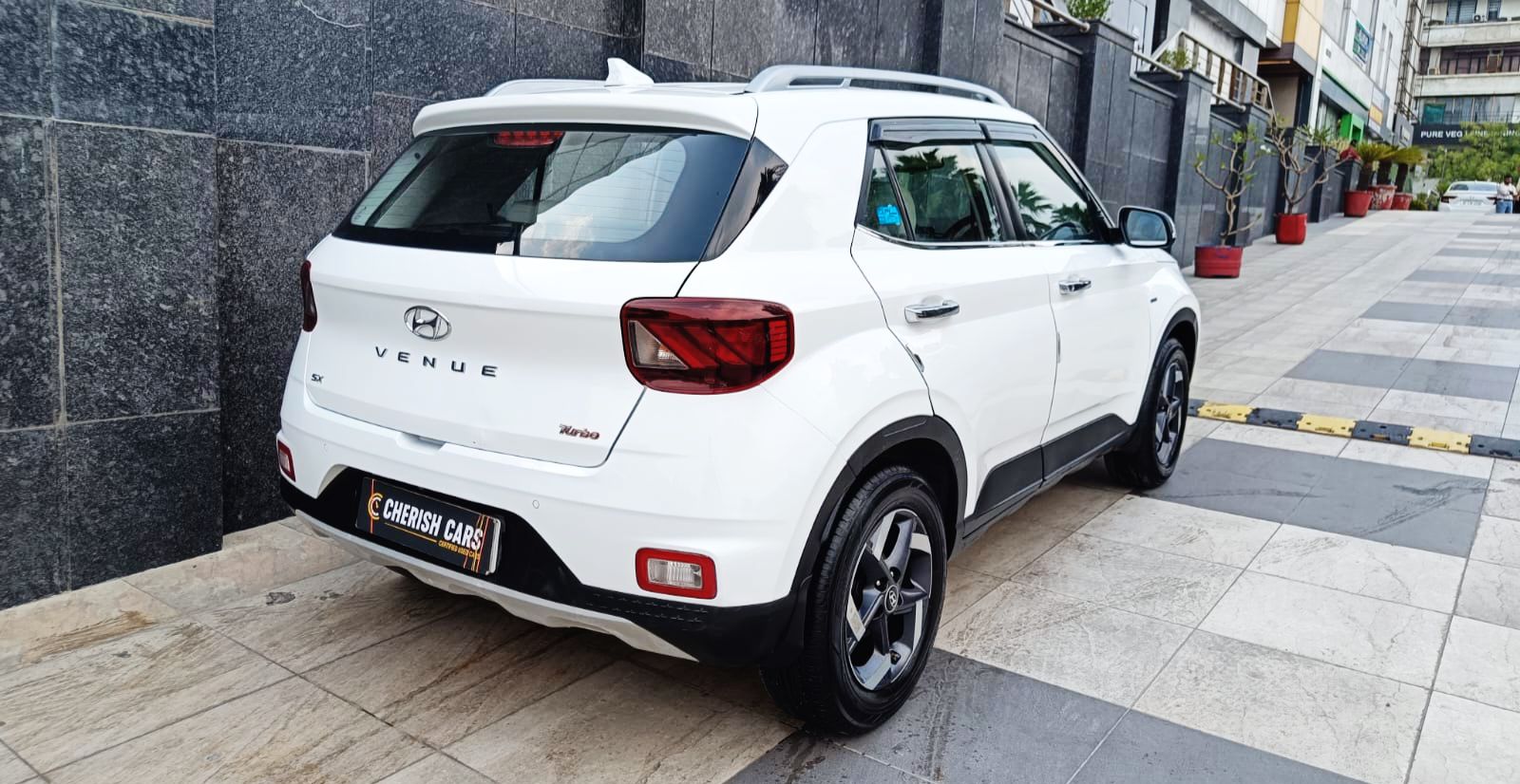 HYUNDAI VENUE - SX PLUS TURBO DCT - AUTOMATIC SUNROOF - 2021