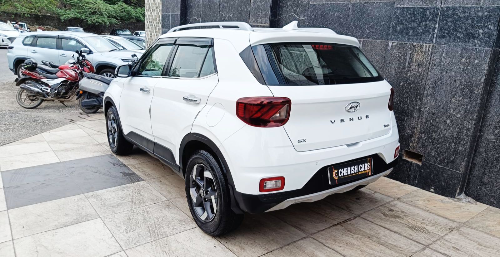 HYUNDAI VENUE - SX PLUS TURBO DCT - AUTOMATIC SUNROOF - 2021