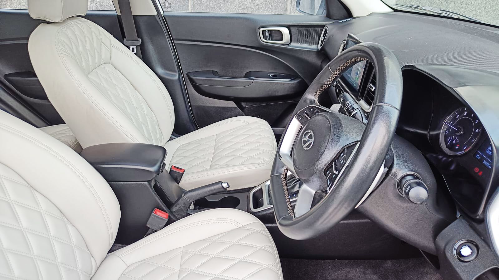 HYUNDAI VENUE - SX PLUS TURBO DCT - AUTOMATIC SUNROOF - 2021