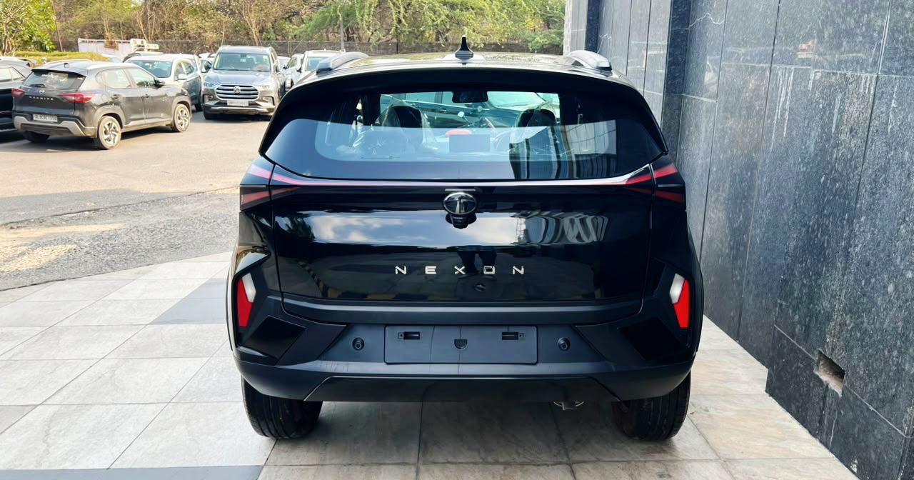 TATA NEXON - CREATIVE PLUS S DARK EDITION - SUNROOF - 2025 - UNREGISTERED