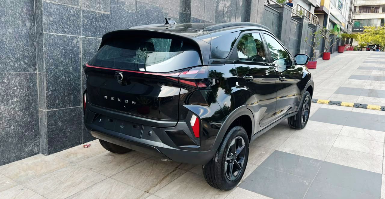 TATA NEXON - CREATIVE PLUS S DARK EDITION - SUNROOF - 2025 - UNREGISTERED