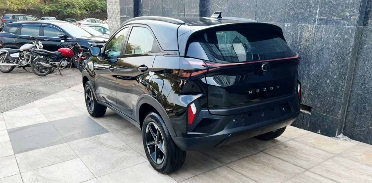 TATA NEXON - CREATIVE PLUS S DARK EDITION - SUNROOF - 2025 - UNREGISTERED