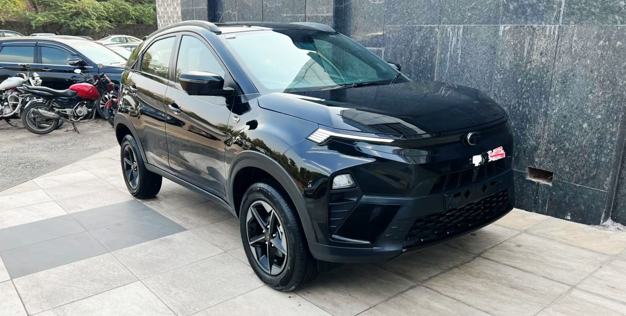 TATA NEXON - CREATIVE PLUS S DARK EDITION - SUNROOF - 2025 - UNREGISTERED
