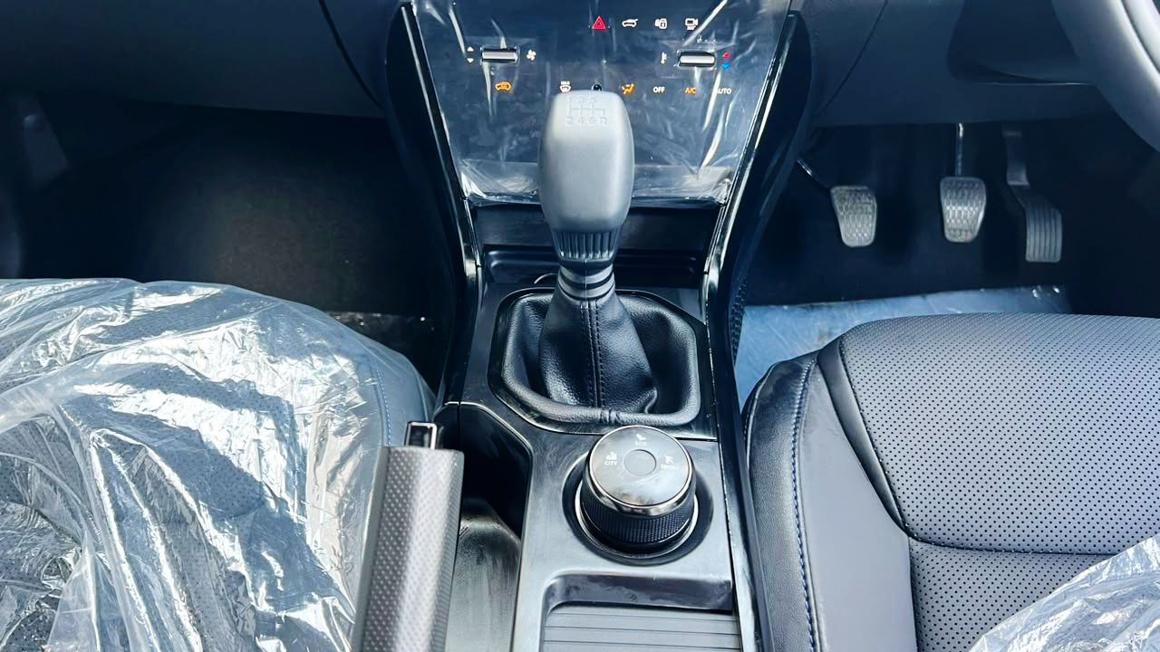 TATA NEXON - CREATIVE PLUS S DARK EDITION - SUNROOF - 2025 - UNREGISTERED
