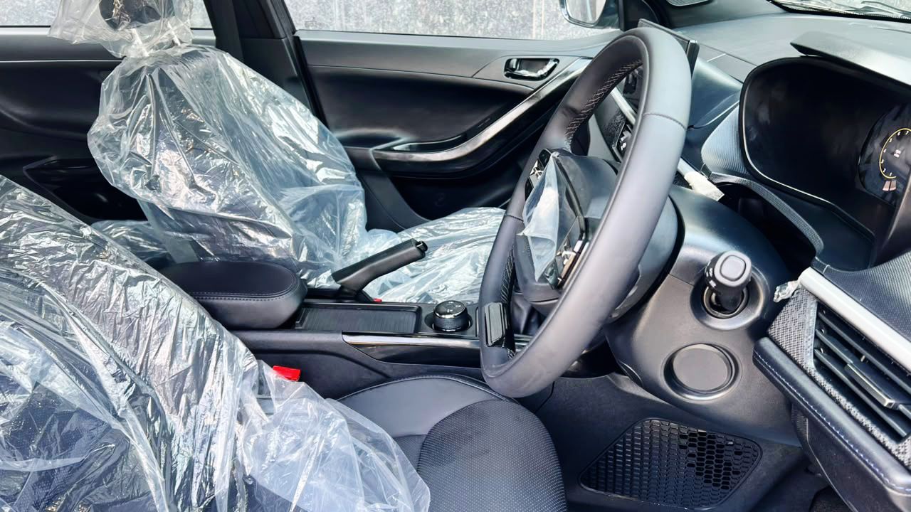 TATA NEXON - CREATIVE PLUS S DARK EDITION - SUNROOF - 2025 - UNREGISTERED