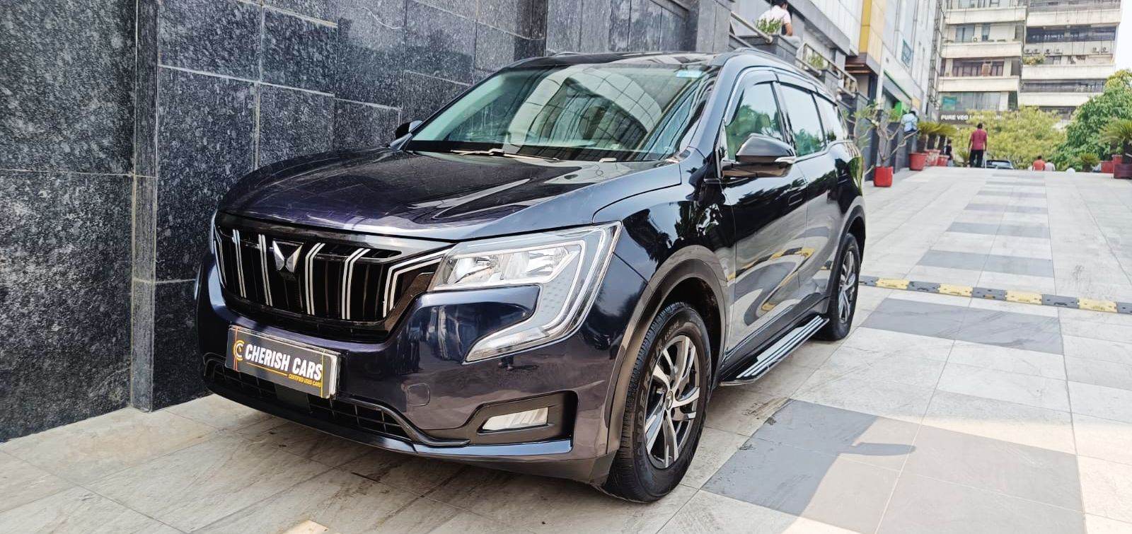 MAHINDRA XUV 700 - MX - 2024
