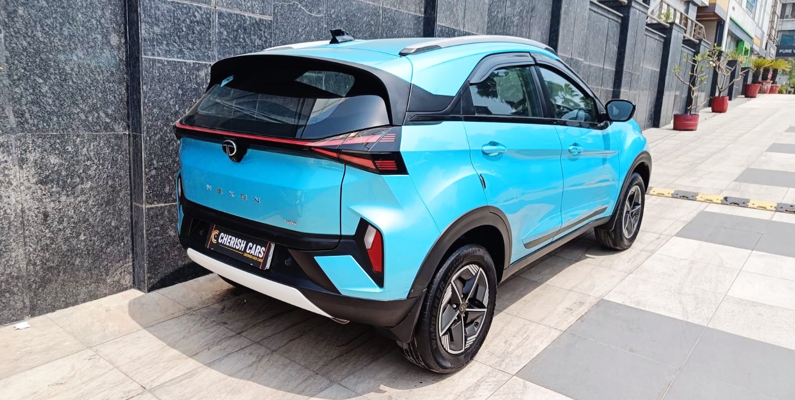 TATA NEXON - CREATIVE iCNG - 2025