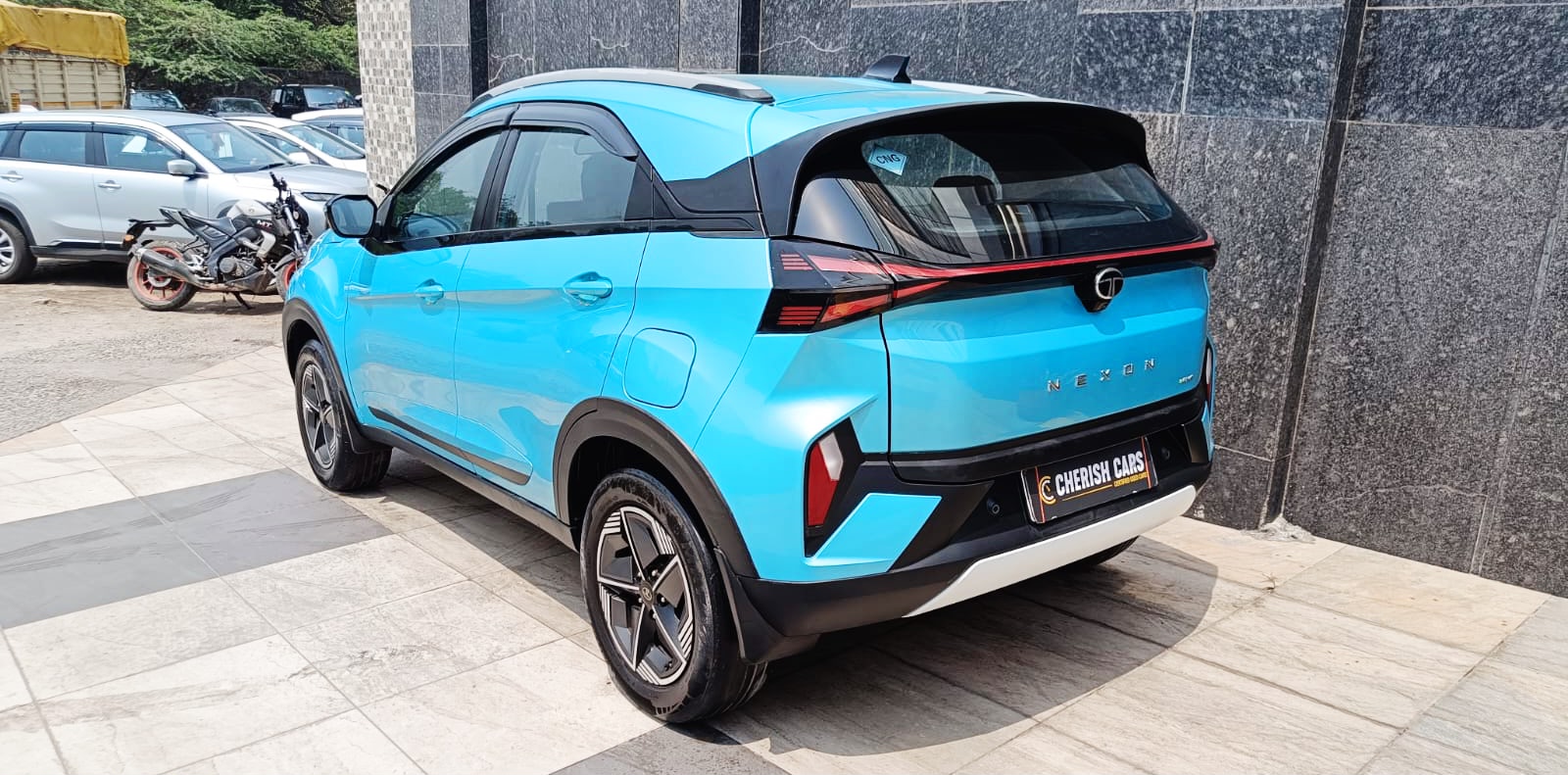 TATA NEXON - CREATIVE iCNG - 2025