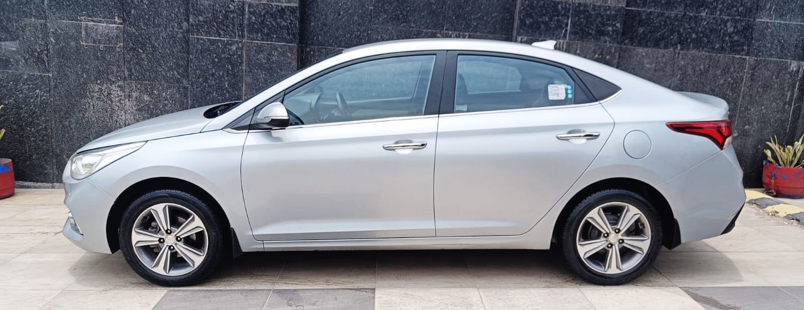 HYUNDAI VERNA - SX - 2019