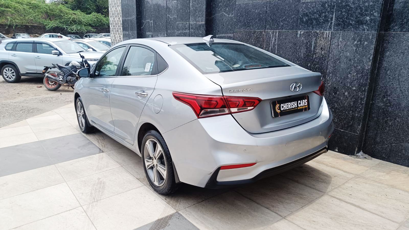 HYUNDAI VERNA - SX - 2019