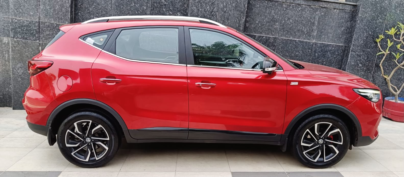 MG  ASTOR- SAVVY 1.3 TURBO AT RED - AUTOMATIC - PANAROMIC SUNROOF - 2023