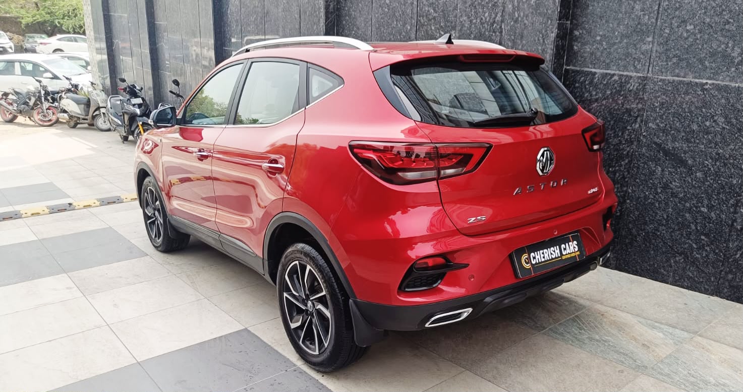 MG  ASTOR- SAVVY 1.3 TURBO AT RED - AUTOMATIC - PANAROMIC SUNROOF - 2023