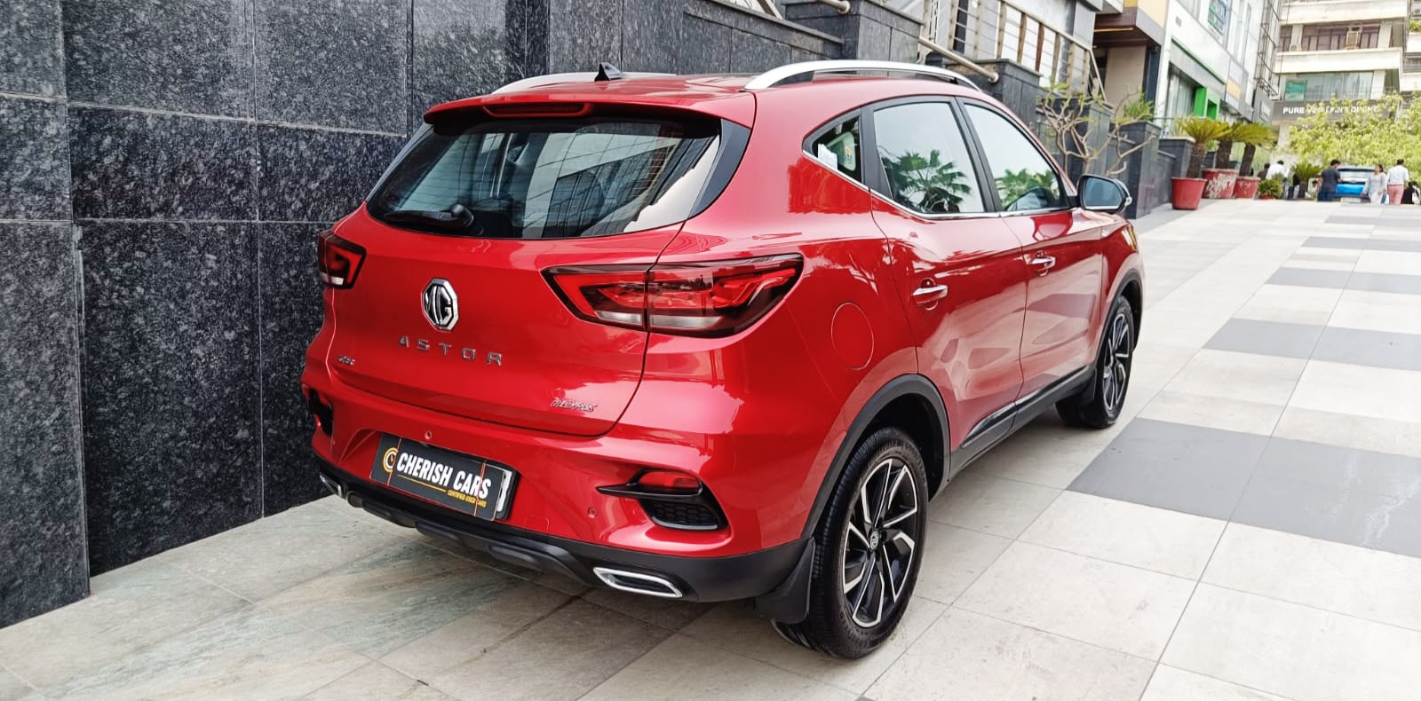 MG  ASTOR- SAVVY 1.3 TURBO AT RED - AUTOMATIC - PANAROMIC SUNROOF - 2023