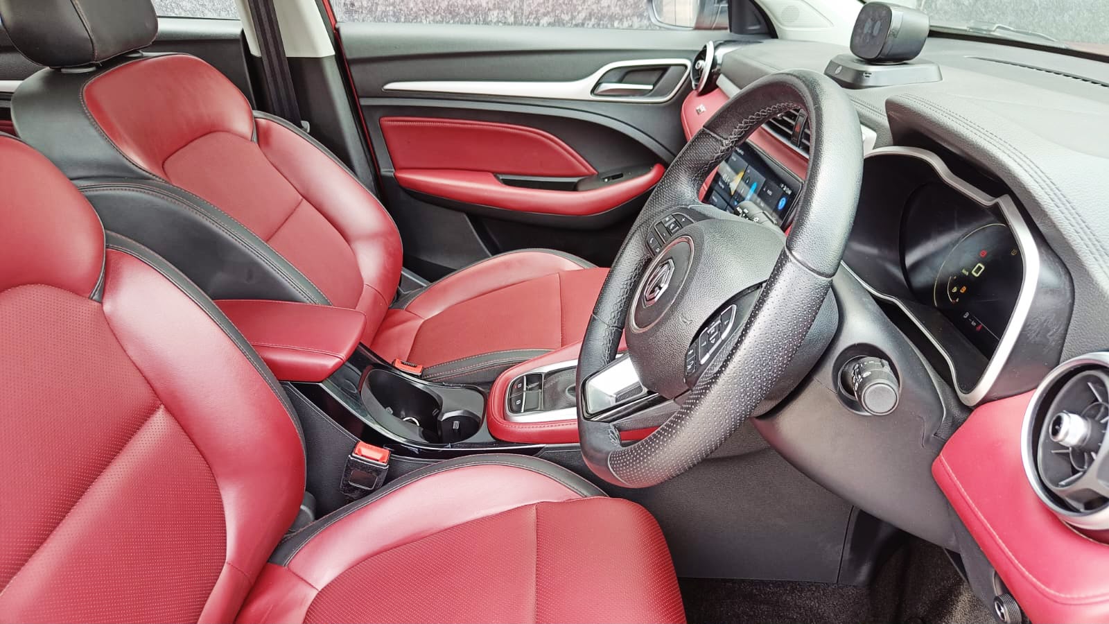 MG  ASTOR- SAVVY 1.3 TURBO AT RED - AUTOMATIC - PANAROMIC SUNROOF - 2023