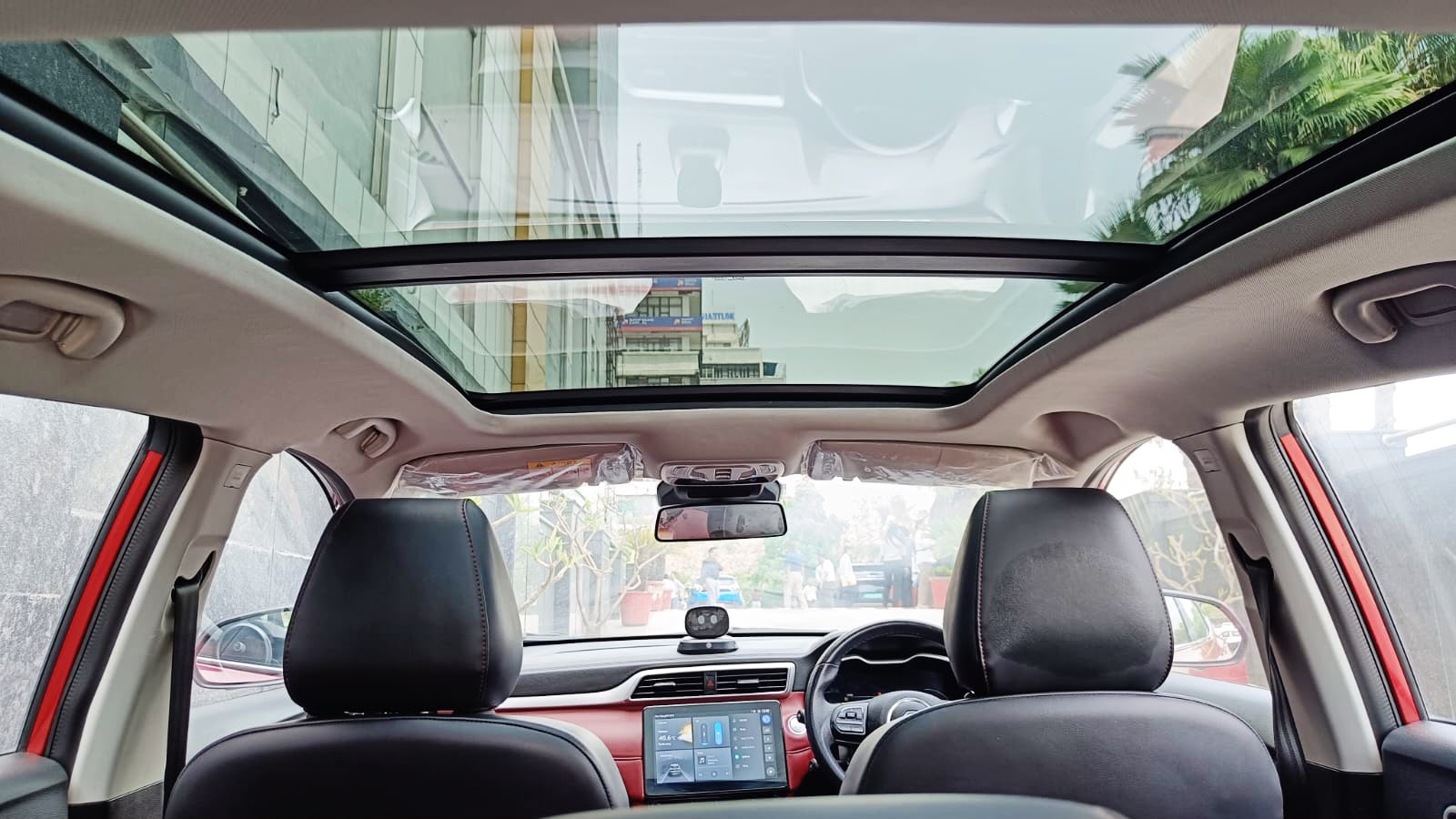 MG  ASTOR- SAVVY 1.3 TURBO AT RED - AUTOMATIC - PANAROMIC SUNROOF - 2023