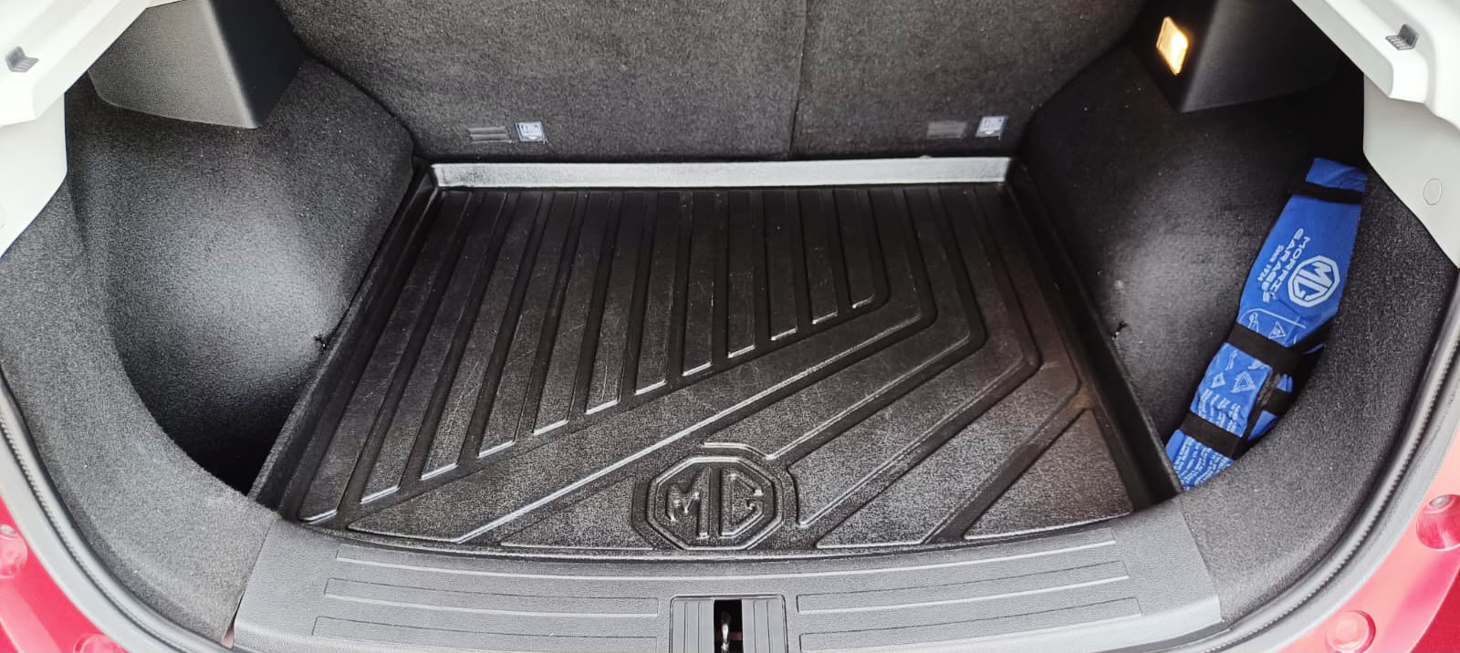 MG  ASTOR- SAVVY 1.3 TURBO AT RED - AUTOMATIC - PANAROMIC SUNROOF - 2023