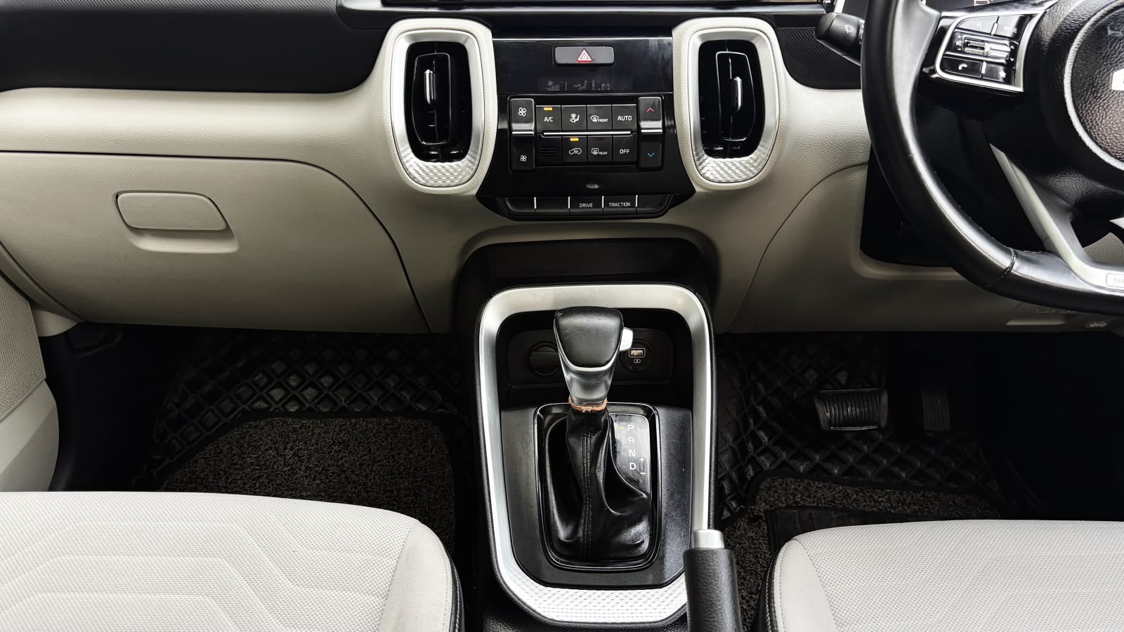 KIA SONET - HTX DCT - SUNROOF - AUTOMATIC - 2023