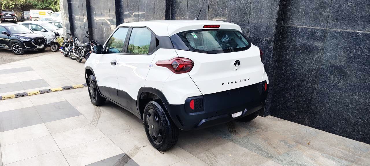 TATA PUNCH EV - SMART PLUS - UNREGISTERED