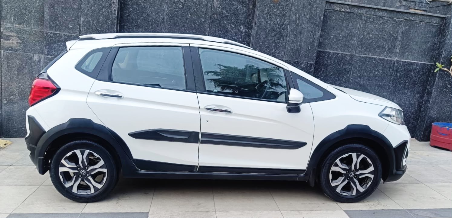 HONDA WR V - VX - SUNROOF - 2017