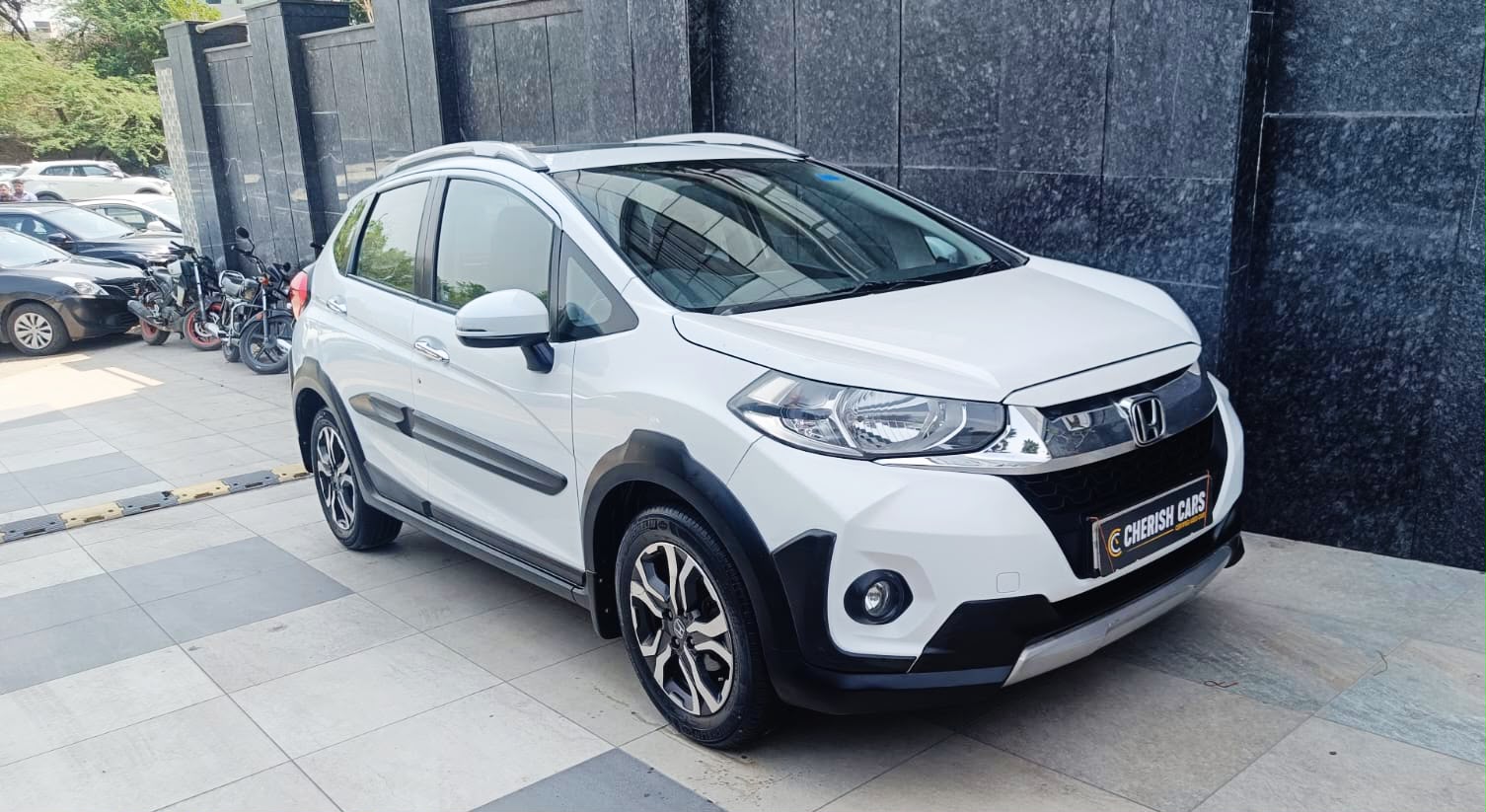 HONDA WR V - VX - SUNROOF - 2017