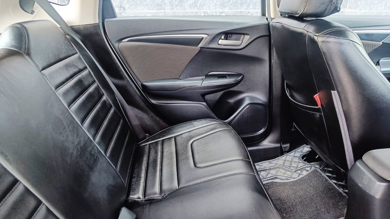 HONDA WR V - VX - SUNROOF - 2017
