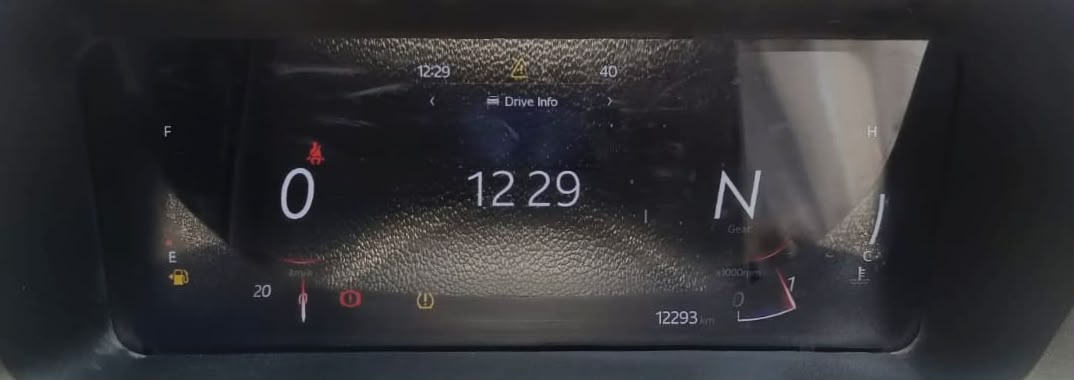 MAHINDRA XUV 3XO - AX 5 - SUNROOF - 2024