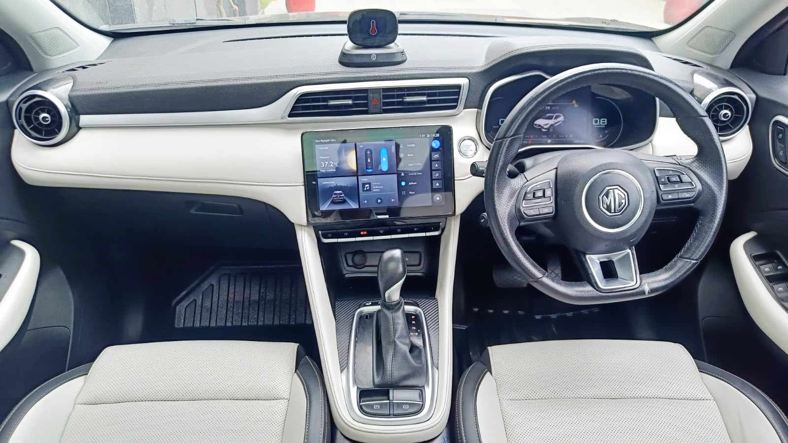 MG  ASTOR- SHARP TECH CVT - AUTOMATIC - PANAROMIC SUNROOF - 2023