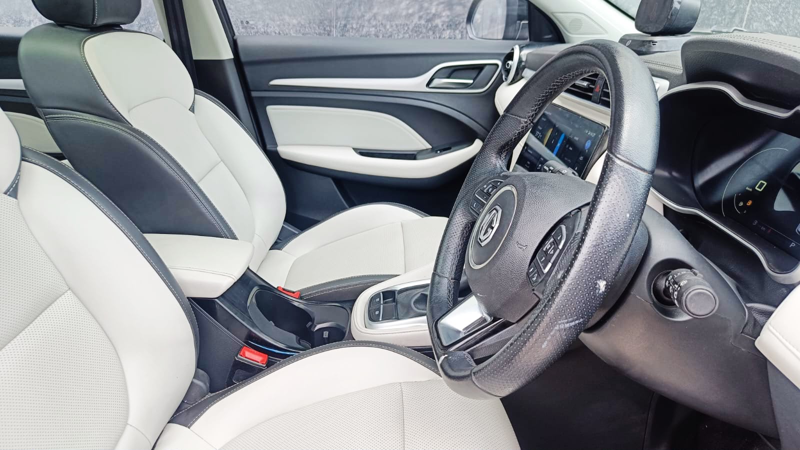 MG  ASTOR- SHARP TECH CVT - AUTOMATIC - PANAROMIC SUNROOF - 2023