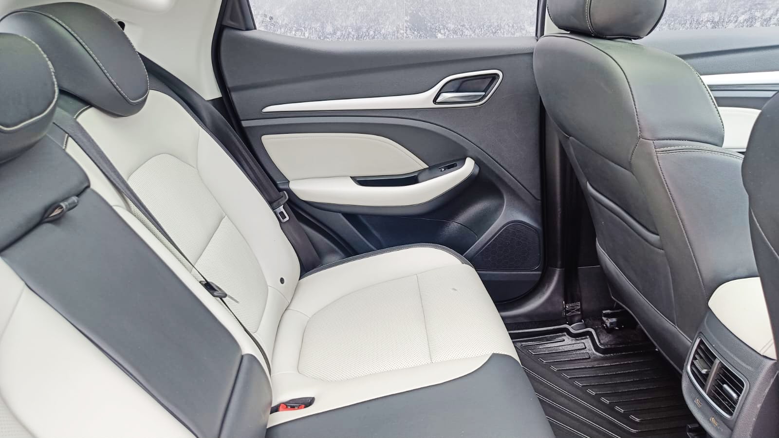MG  ASTOR- SHARP TECH CVT - AUTOMATIC - PANAROMIC SUNROOF - 2023