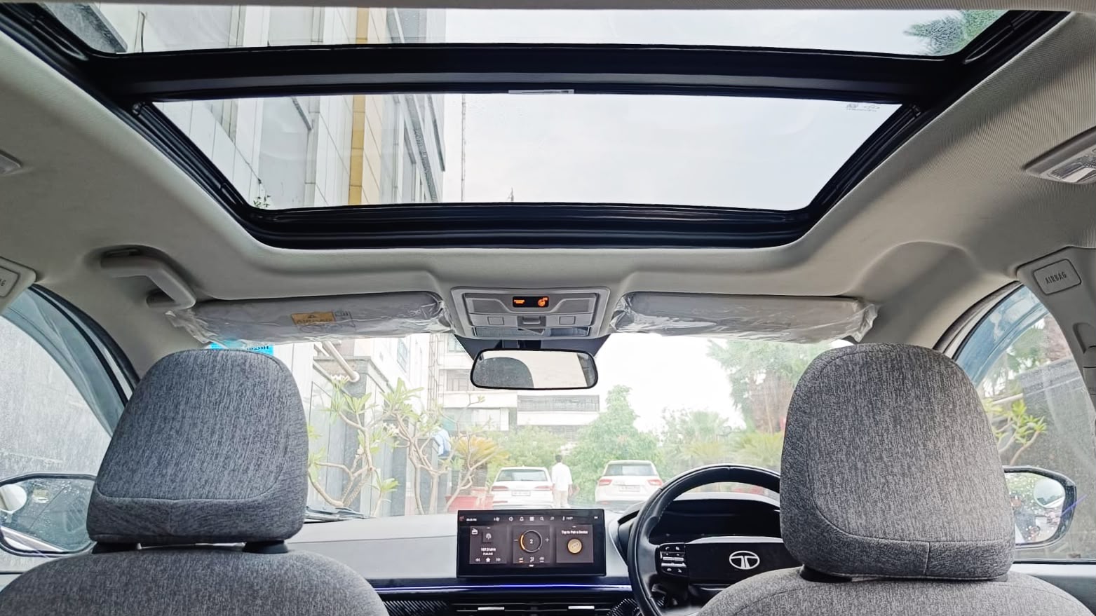 TATA CURVV - CREATIVE S DCA - PANAROMIC SUNROOF - AUTOMATIC - 2025