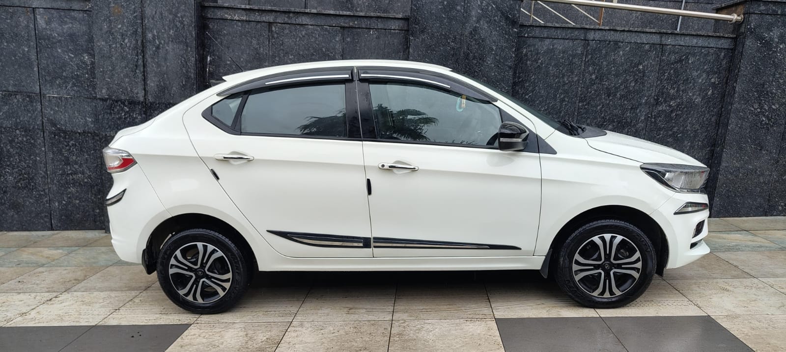 TATA TIGOR CNG  - XZ - TWIN CYLINDER - 2024