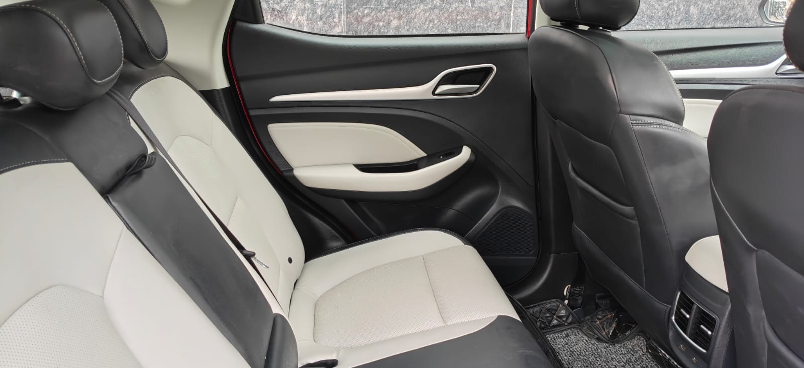 MG ASTOR - SAVVY PRO CVT - PANAROMIC SUNROOF - AUTOMATIC - 2024